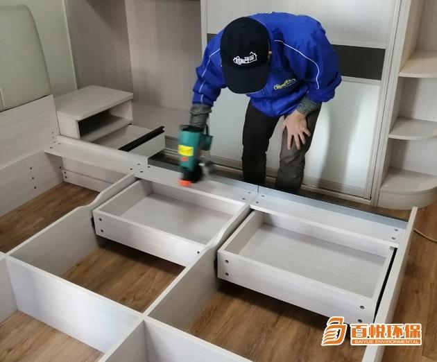 板材的異味從哪來？是不是等于甲醛超標(biāo)？